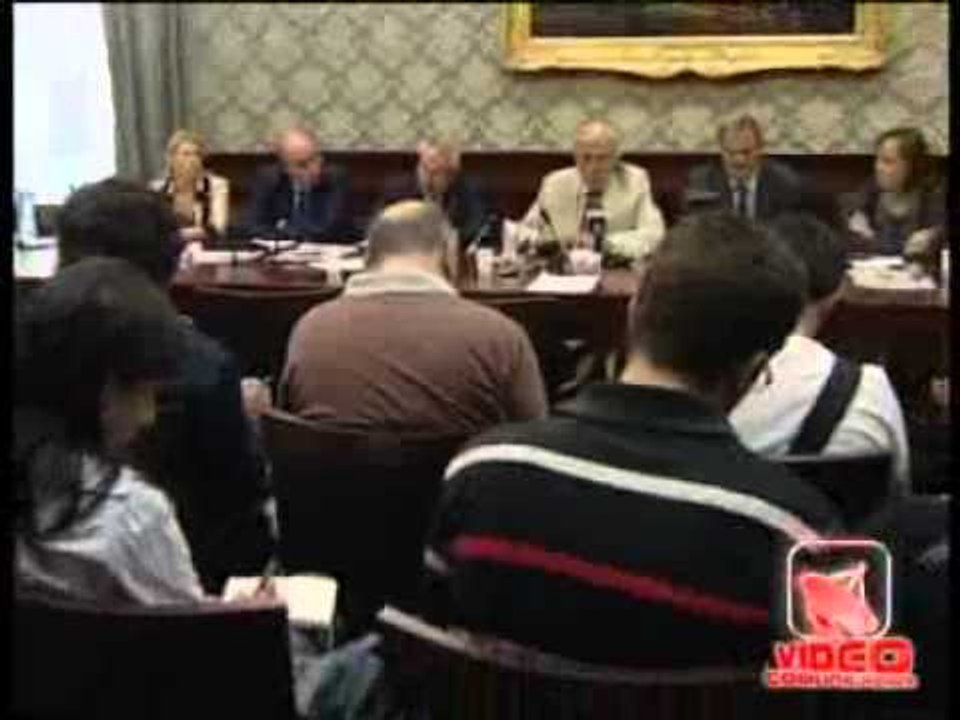 De Magistris - Rifiuti, Caldoro firmi l'ordinan...