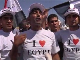 Egypte: des milliers de manifestants réclament plus de...