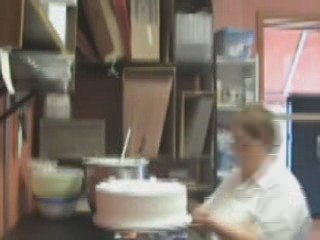 Sheila Makes a Wedding Cake in 3 Minutes!