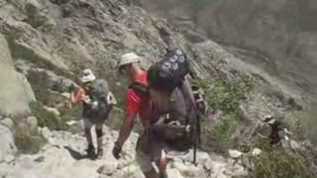 La descente ves le refuge d'Asinao