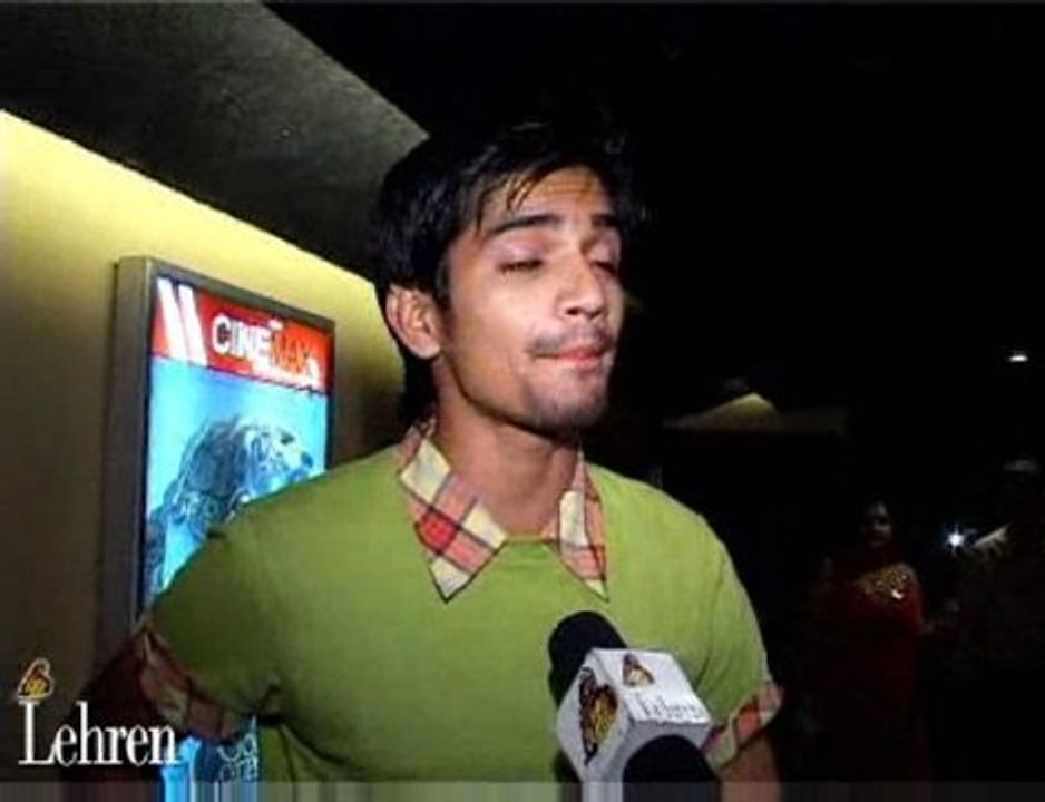 Laga Chunari mein Daag in your words