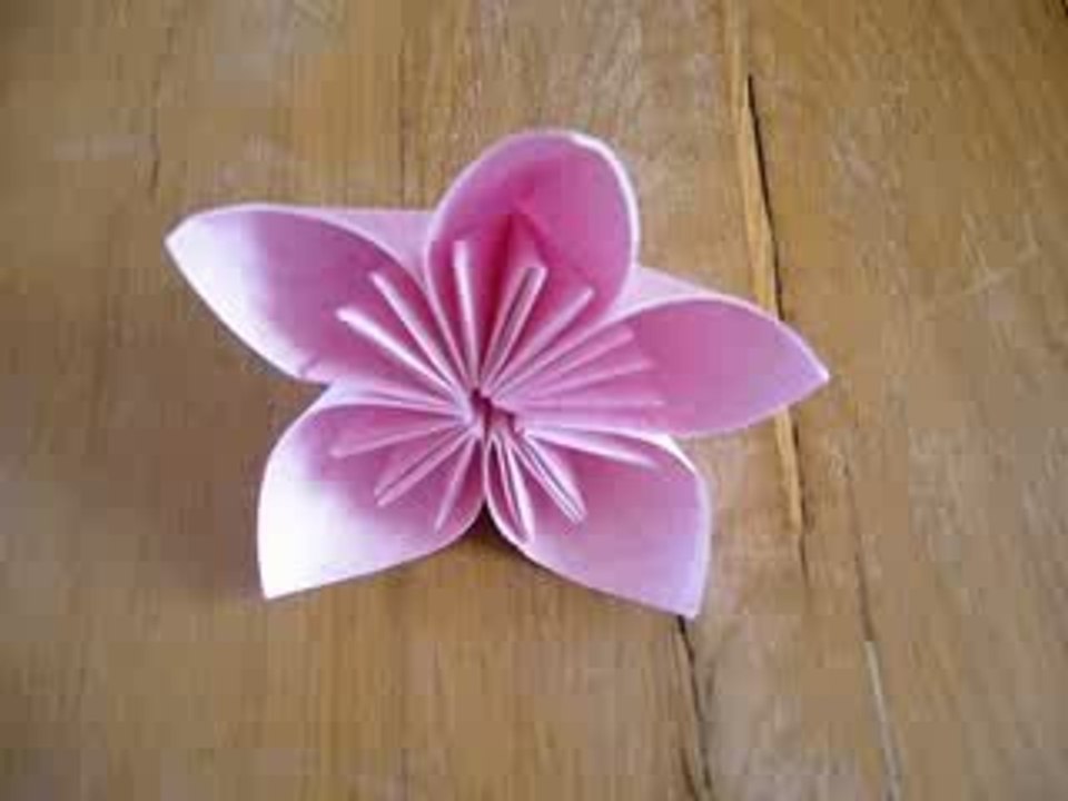KUSUDAMA FLOWER