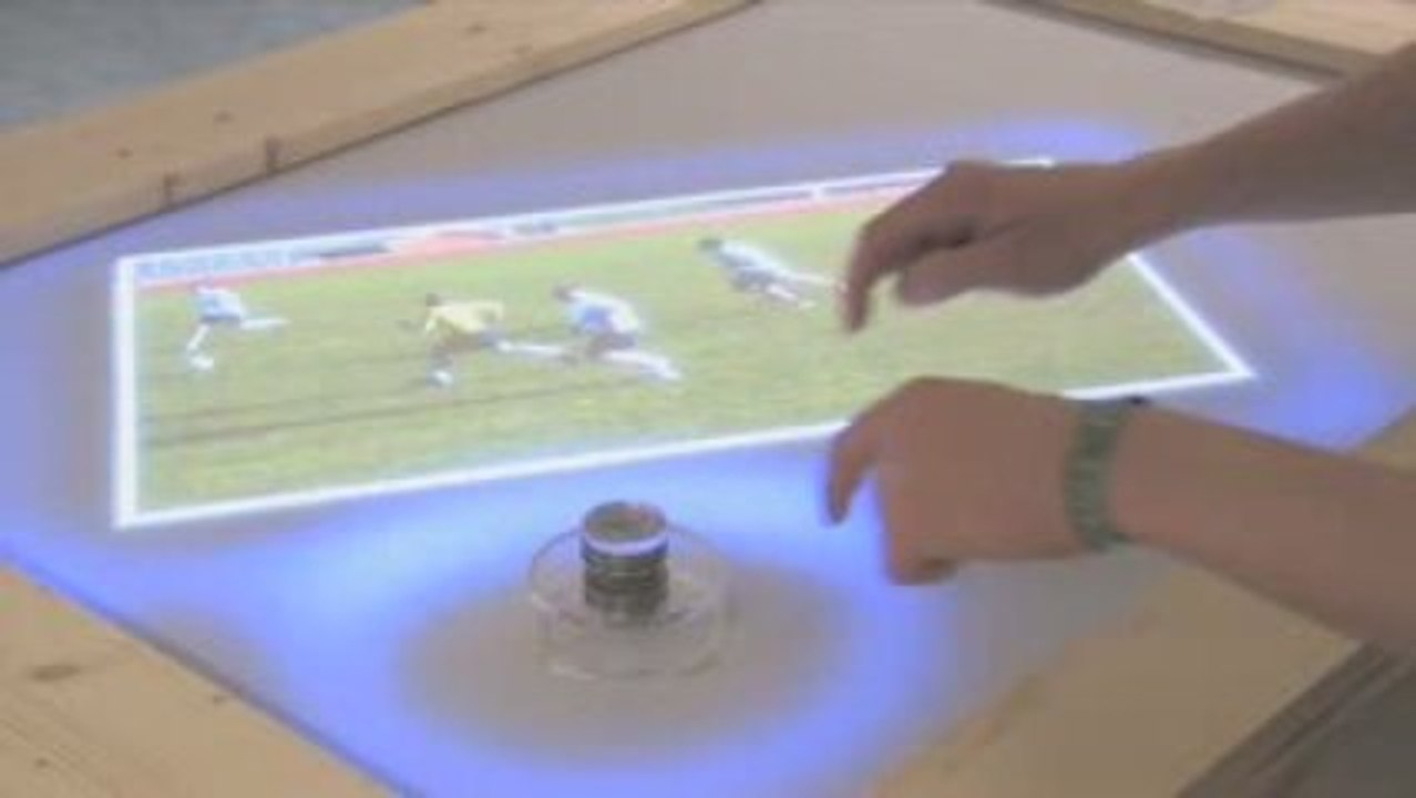 Slap : Interface Virtuelle avec Contrôles Physiques