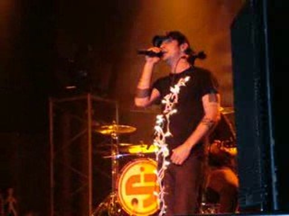 'Broken' - Seether ft. Adam Gontier