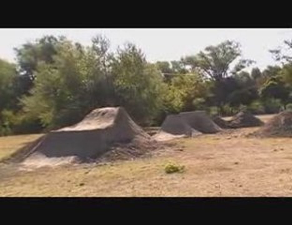 trail of dirt n1