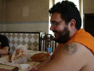 Détente avant une journée de prises au studio...