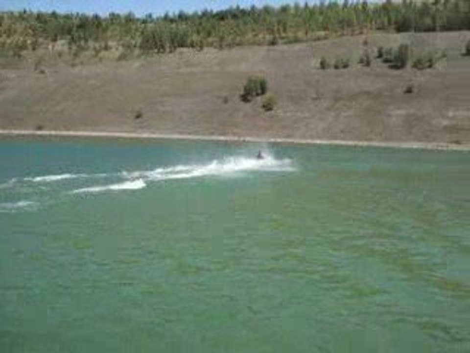 fred 2 eme essaie ski nautique, plus concluant !!!