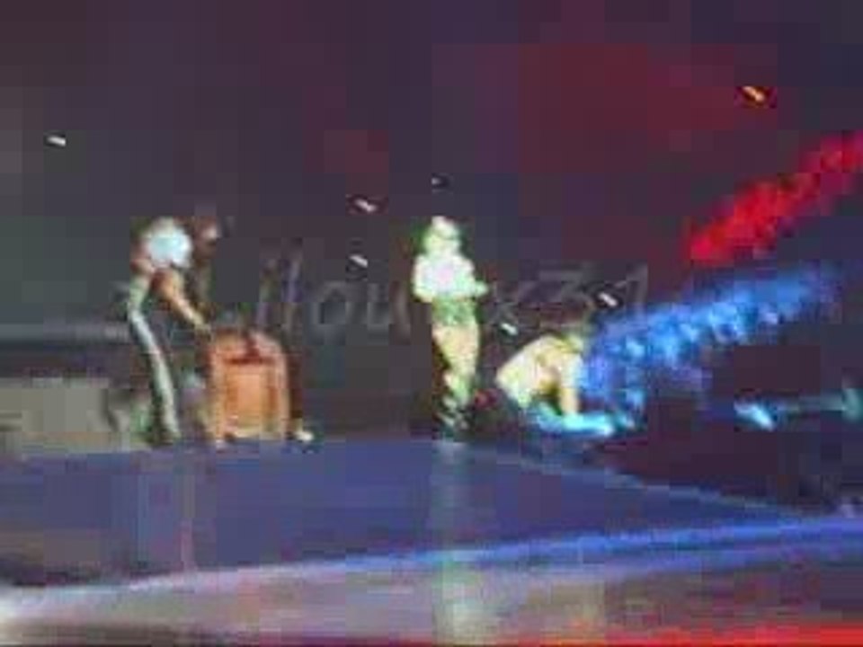 Britney Spears - 5 Juillet 2009 - Womanizer