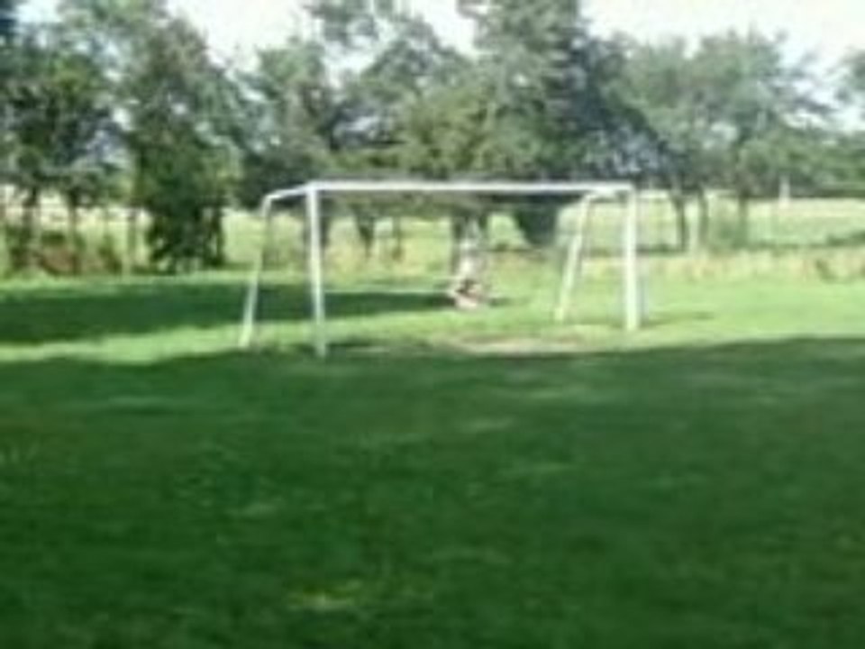 le petit frere avec la pocket !! mdr