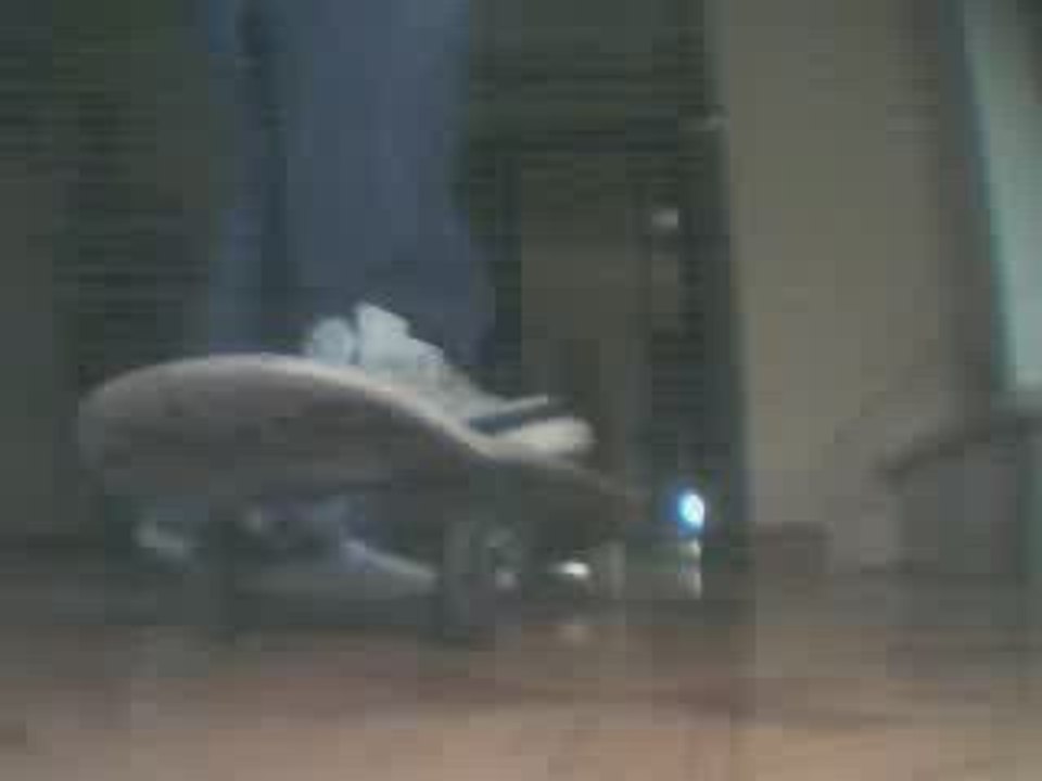 comment faire le boneless et le kickflip