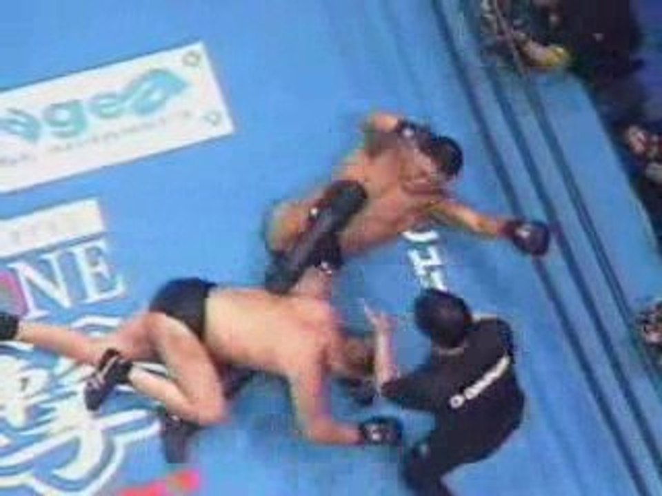 Yoshiaki Fujiwara vs. Naoya Ogawa