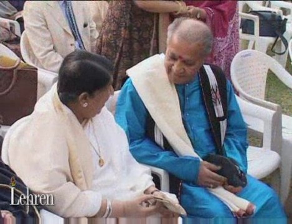 Lata inaugurate Pichhwais Exhibition