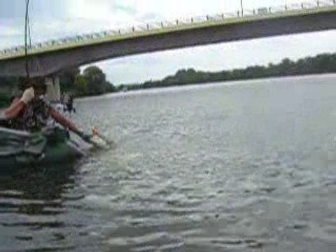 Silure en float tube 1m40 par Yann et Fred à Pont-à-Mousson