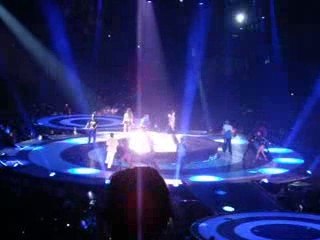 britney speirs a bercy le 5juillet.baby one more time