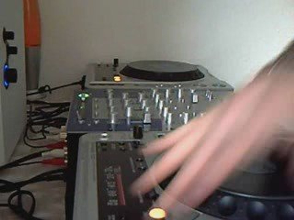 Mix Tech/Trance with T-Resoort