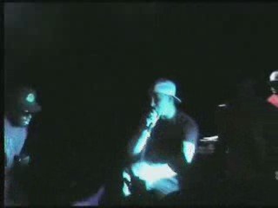 Live de la DOUILLE Sexion D'assaut à la scene Bastille LOURD