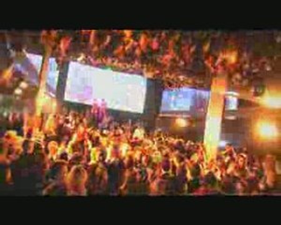 Offical video Chris Brown @VIPROOM By studio007 ( smOOOve )