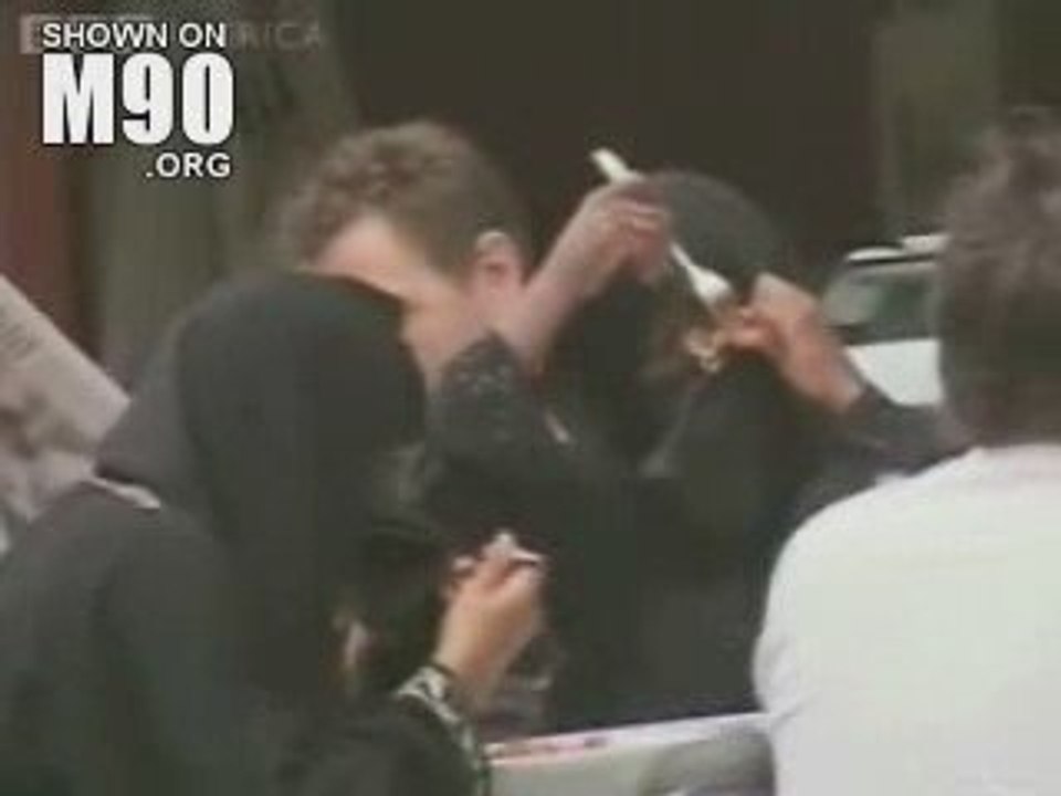 woman eating in islamهكذا تاكل المراة في الاسلام