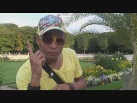 Kévin Mola & Les Maillons Forts Présente : Frappe Sec