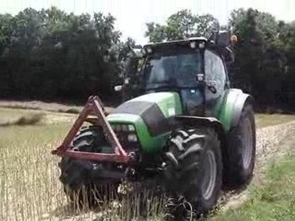 Deutz Topliner dans le colza