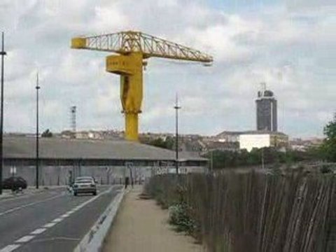 Nantes : Grue Titan Jaune