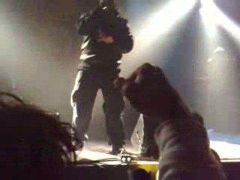 medine en concert a reims son entree suite