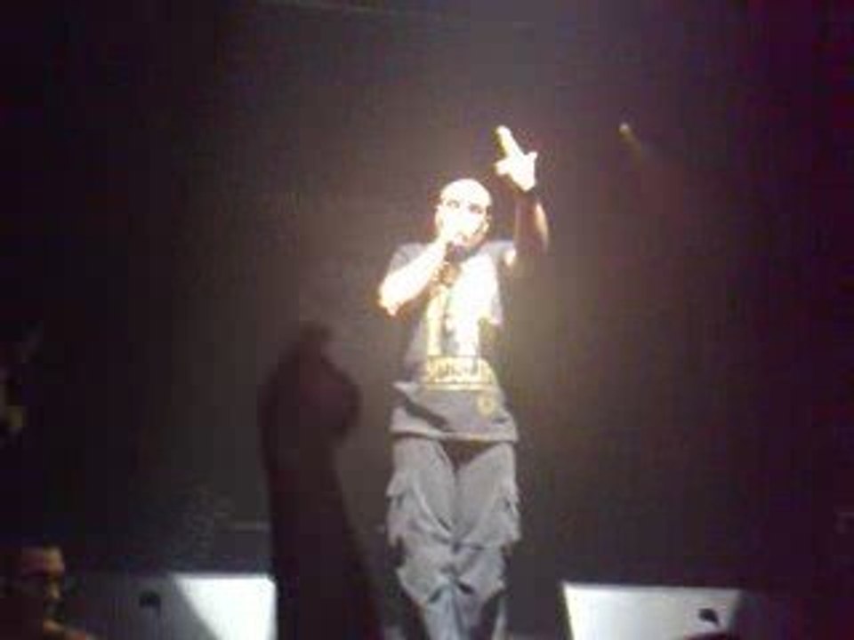 medine en concert a reims son entree suite