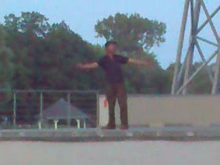 Śpiewający menel z Miedwia w piosence " WSpaniale tu jest":)