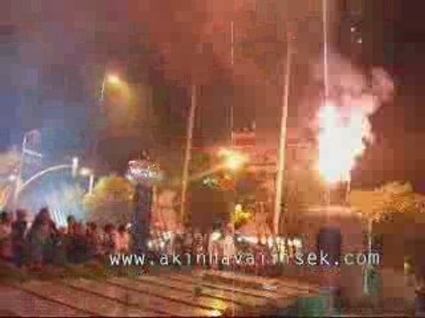 okul mezuniyet gecesi volkan gösterisi