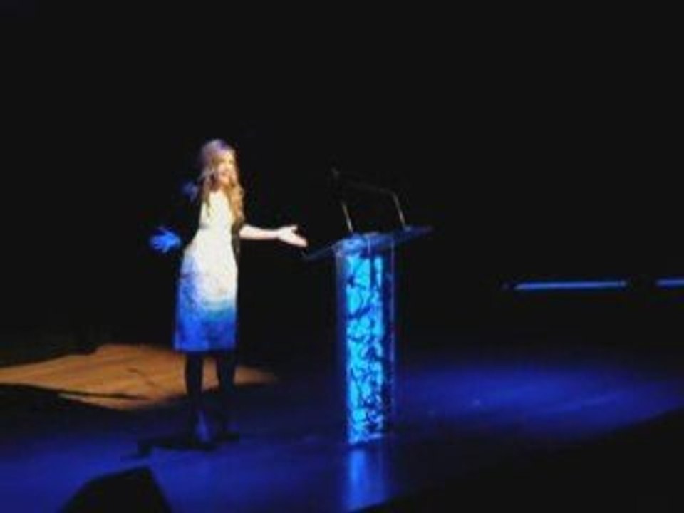 Julia Roberts Drops F-Bomb At Tom Hanks Tribute