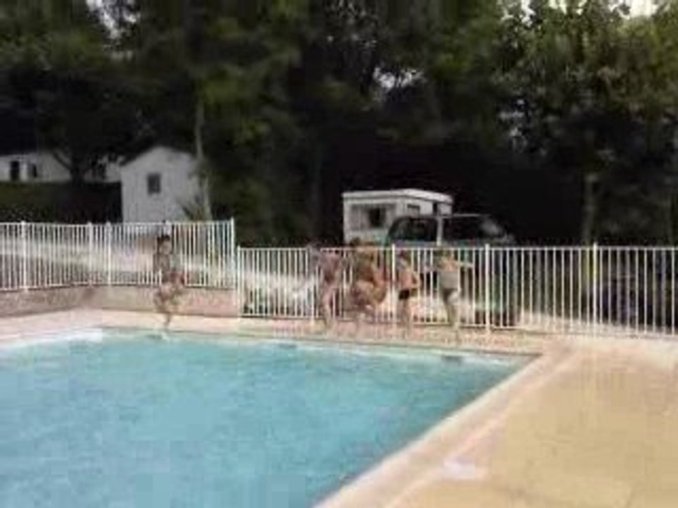 A la piscine