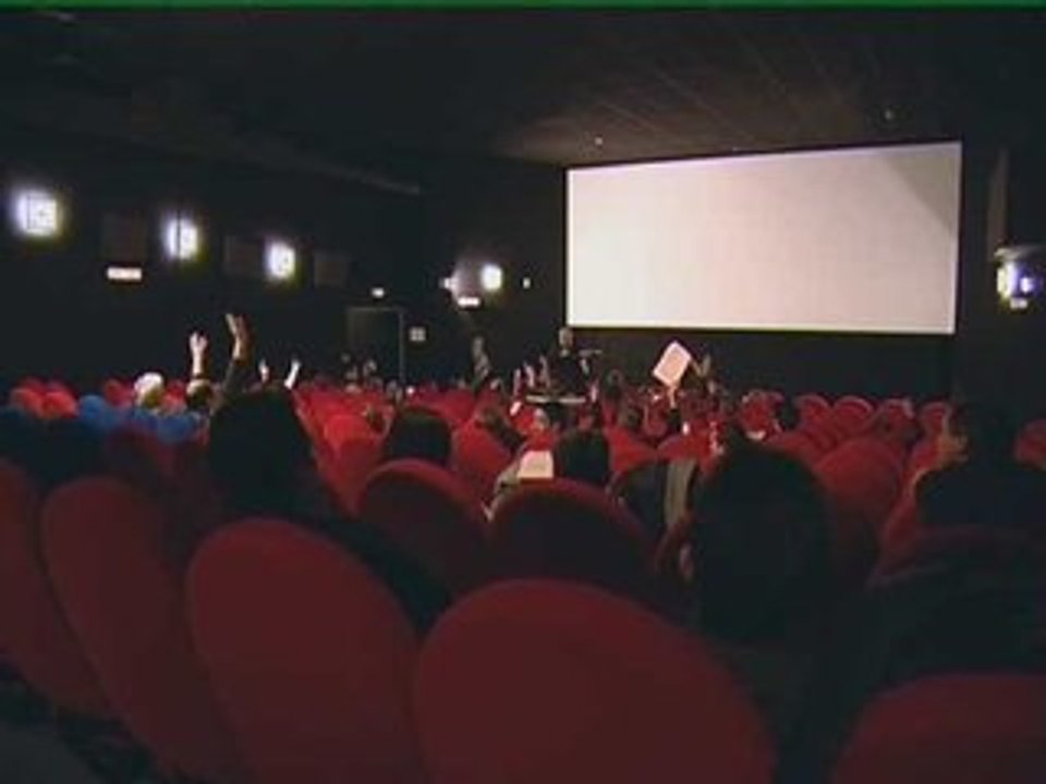 Le cinéma  Alhambra devant le tribunal de commerce.calaistv