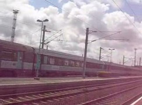 um de bb 67614 en voyage et bb 67596 avec 9 voitures cic