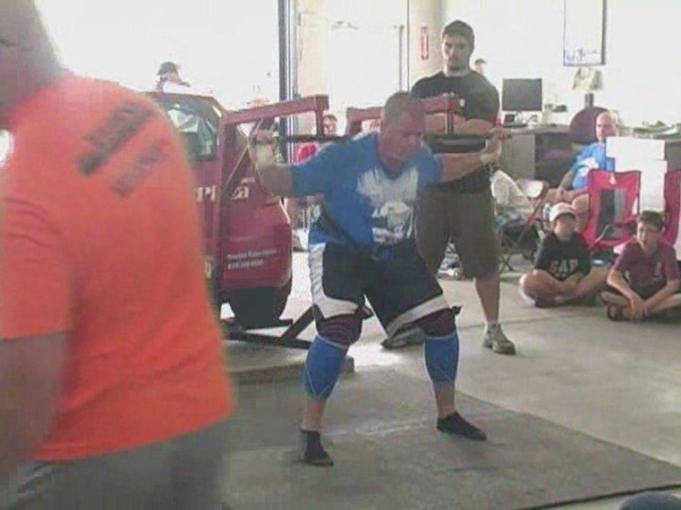 Car Squat at 2009 Ontario's Strongest Man
