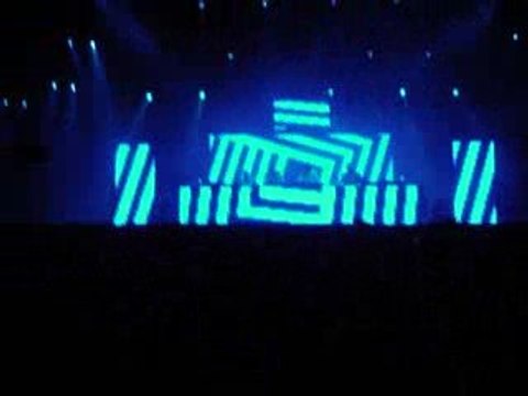 birdy Nam Nam - Love your Ennemy - vieilles charrues 2009