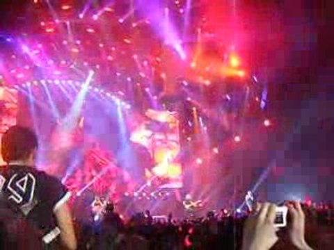 AC/DC - Hells Bells (live Paris 27/02/09)