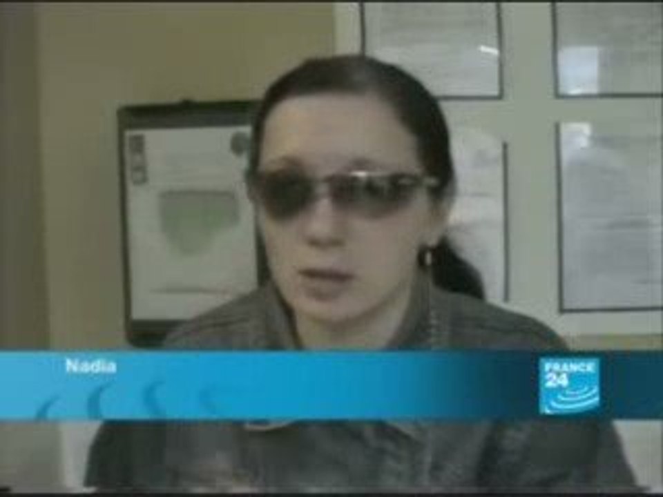 les specialistes il attend ,elle attend (kool shen)rap