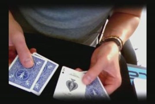 magie tour de petit paquet de carte