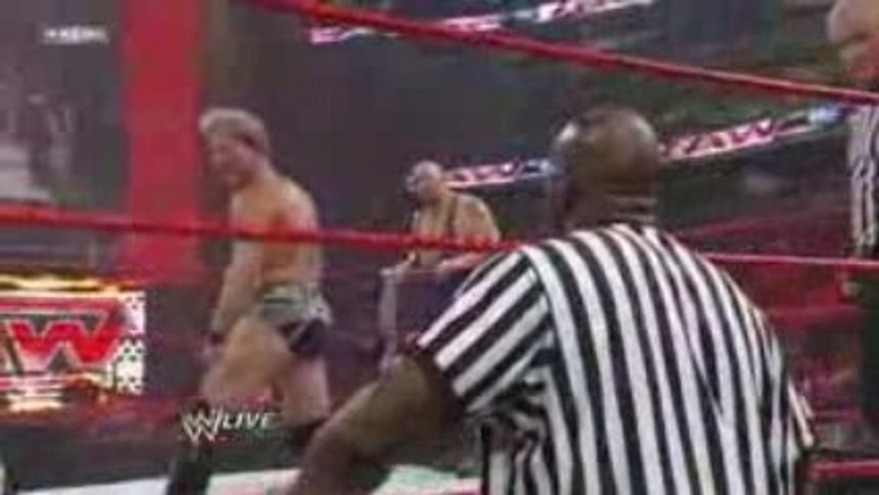 WWE - Shaq on Raw !