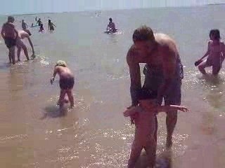 premier bain de léo à chatel