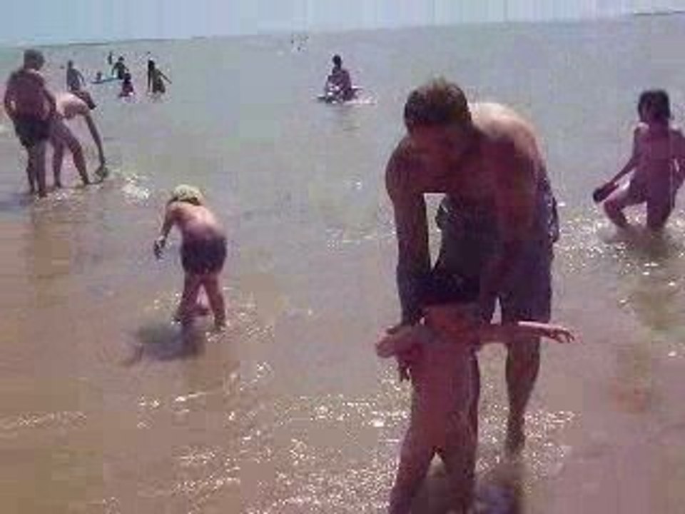 premier bain de léo à chatel