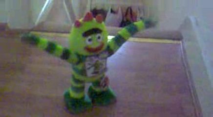Yo Gabba Gabba Dancing Brobee