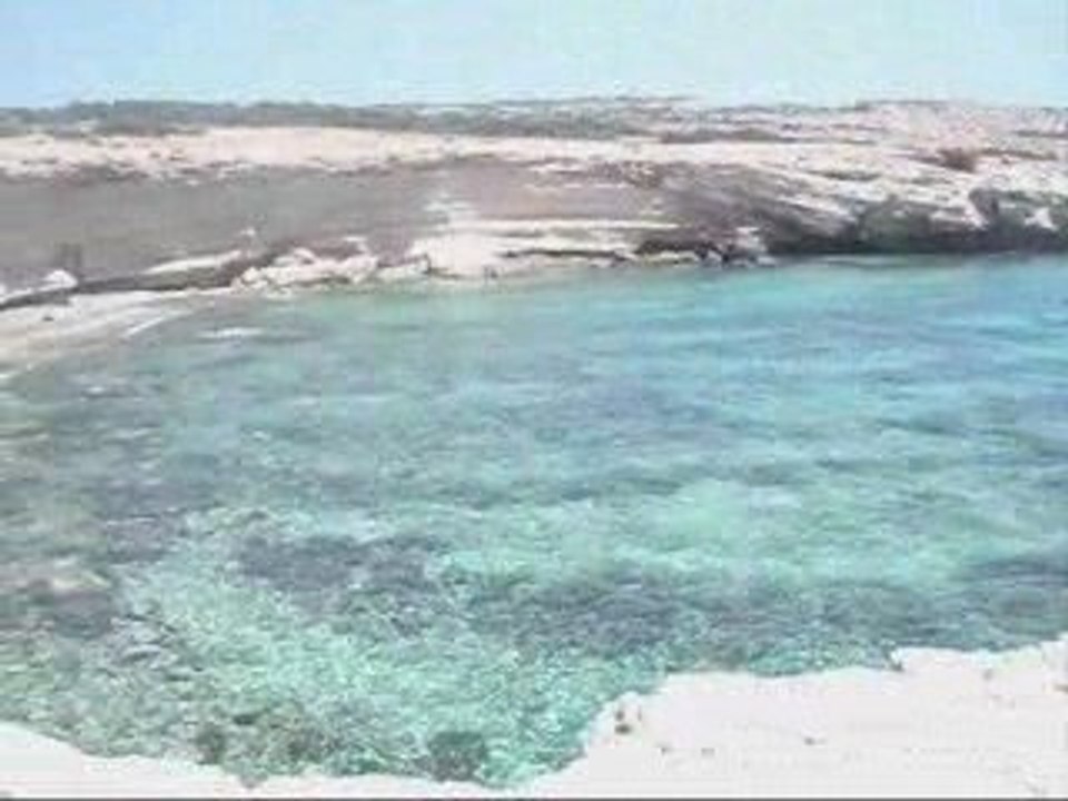 Η παραλία "Μαντράτζι" στο χωριό Ξυλοφάγου