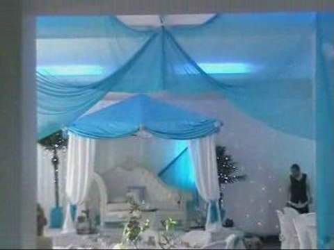 Décoration et organisation d'un mariage orientale avec trône