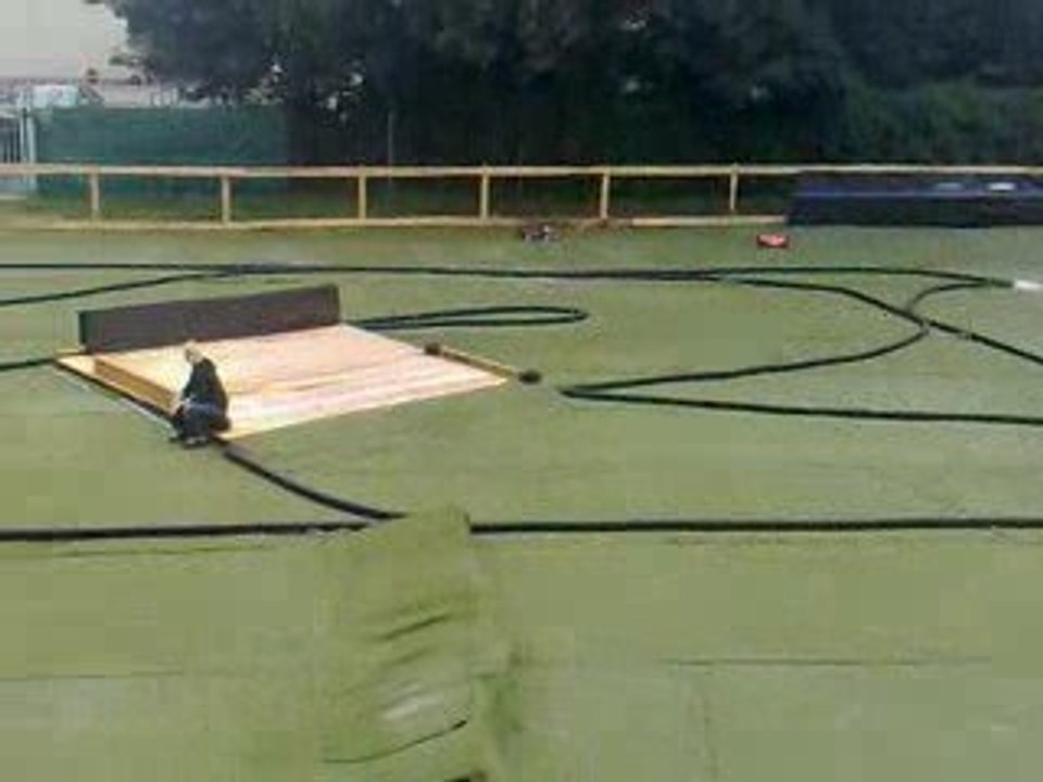 02082009065 NM Track nass