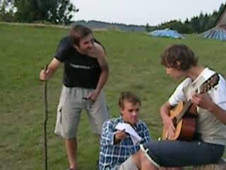 Przedstawienie musi trwać