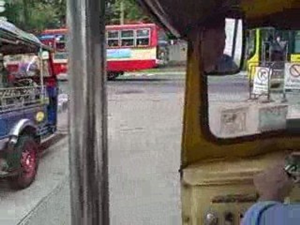 World Endeavors: Tom in Thailand 2: Tuk-Tuks