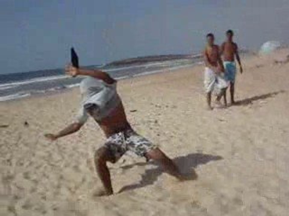 Bboy hamouda amazing combo of double flips (new 2009)