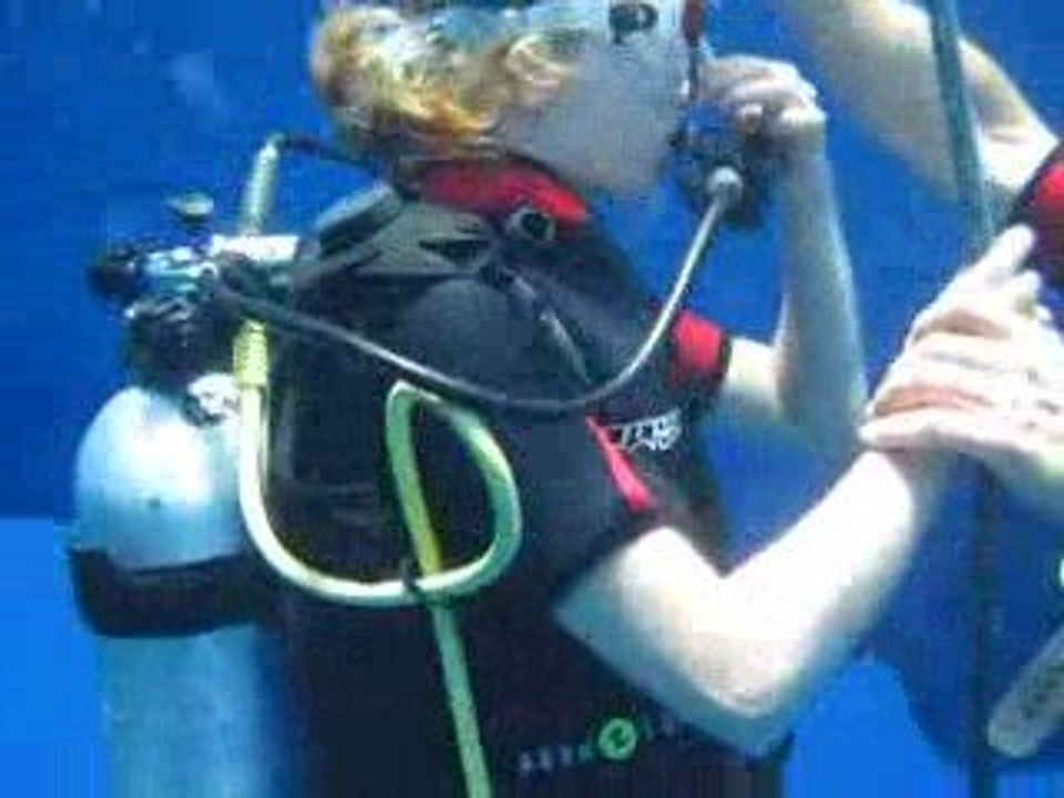 Première plongée Open Water de Cécile en compagnie de Nil