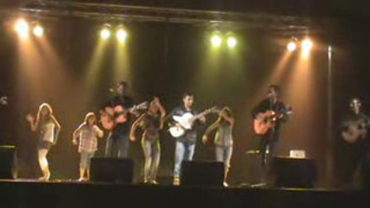estrella gipsy avec les danseuses "joy,fiona,laura et margot